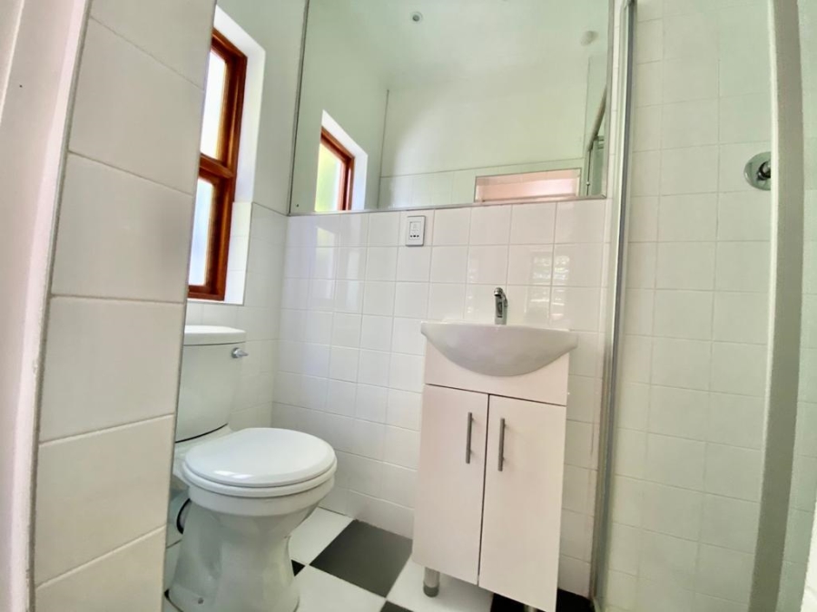 3 Bedroom Property for Sale in Vredehoek Western Cape